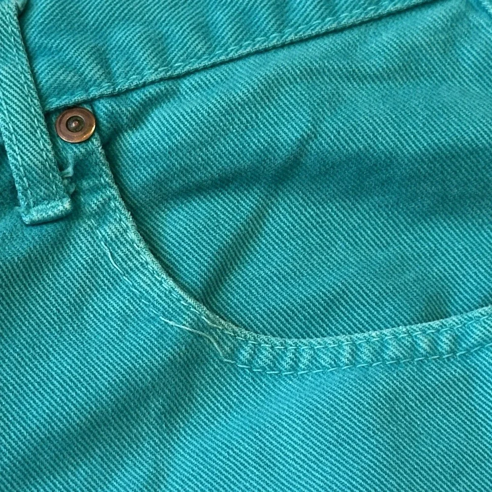 Beverley Hills B.H.D.C. Shorts Women's 9 Turquoise Cotton‎ Hemmed Talon Zipper
